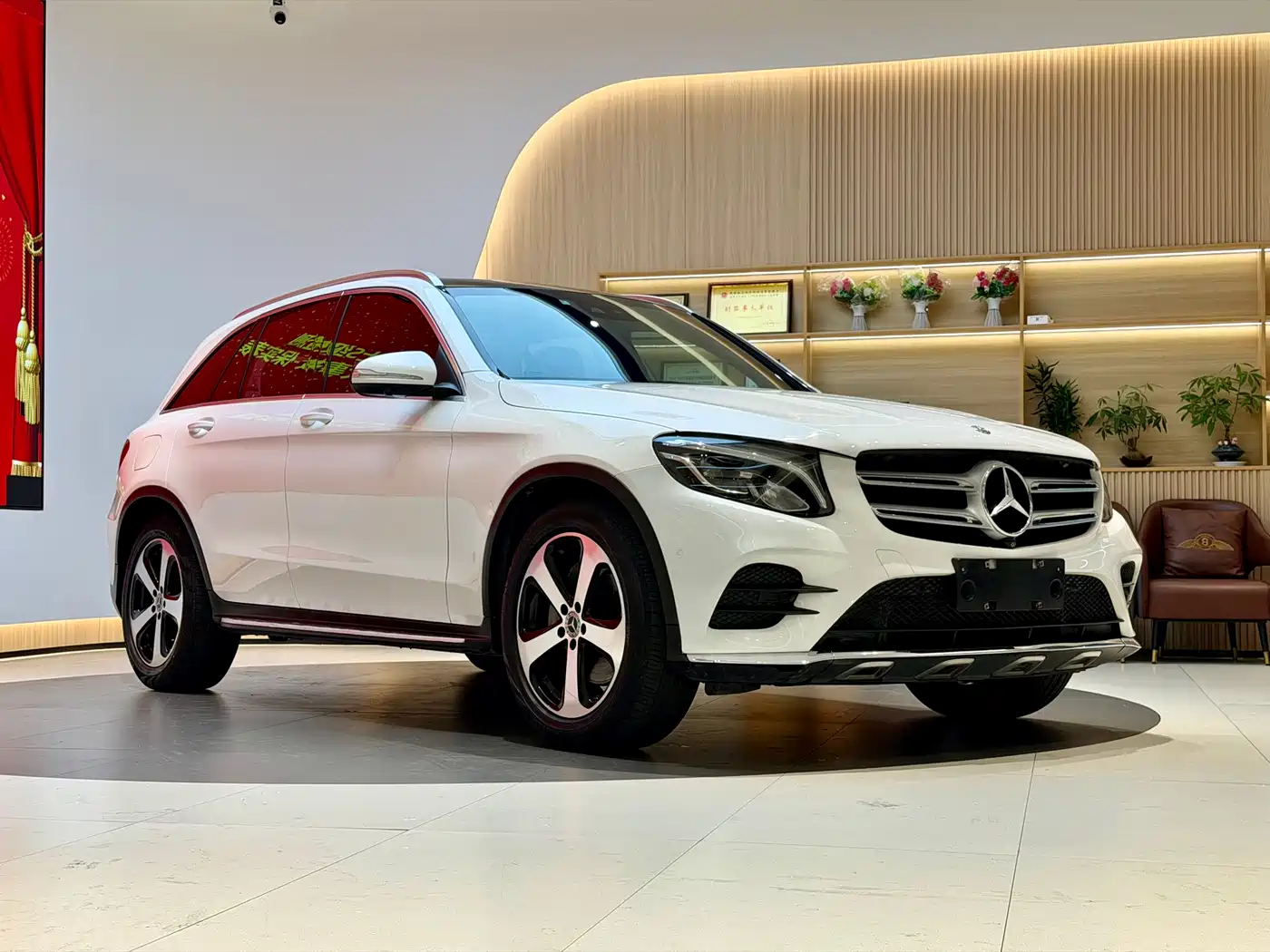 Mercedes-Benz GLC 2018 Facelift GLC 260 4MATIC Luxury фото 5