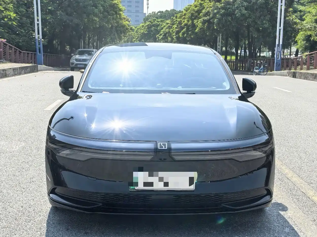 2024 ZEEKR 007