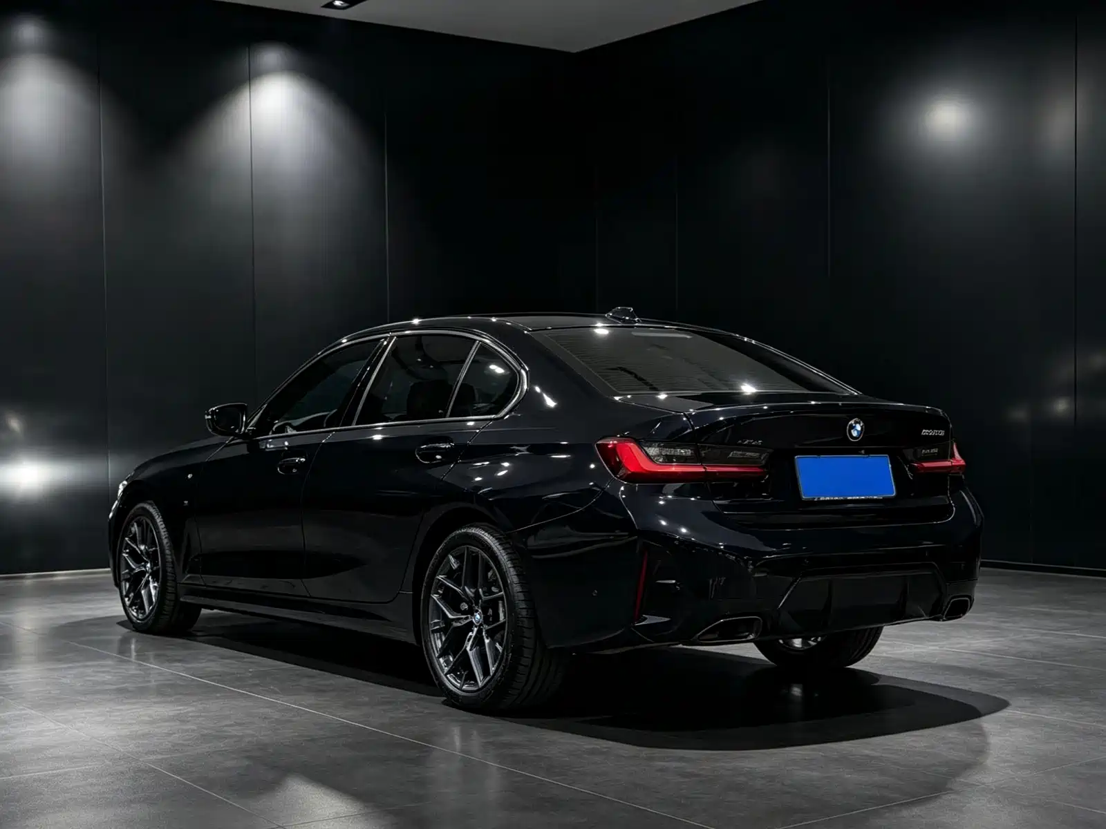 Photo 9 - BMW 3 Series