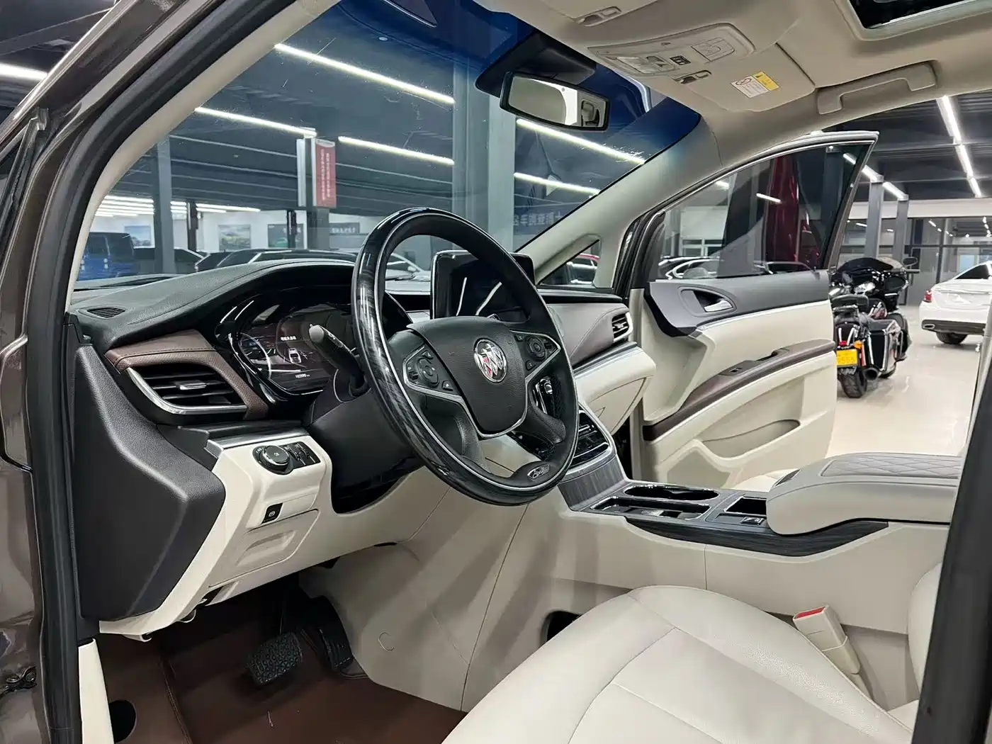 Buick GL8 2021 Land Business Class 652T Luxury фото 6