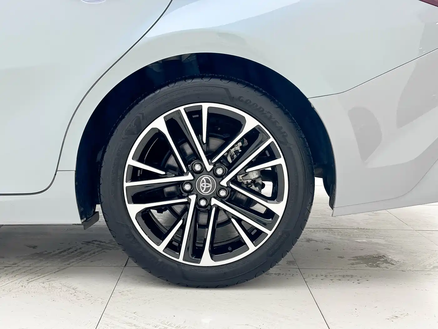 Toyota Camry 2024 Hybrid 2.5HG Premium Edition фото 22
