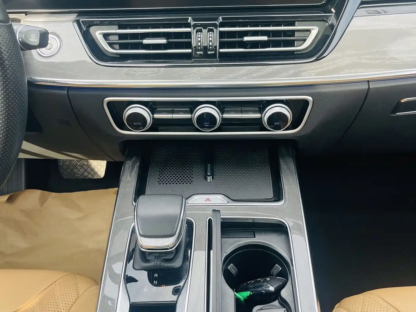 Hongqi HS5 2023 2.0T 4WD Flag Leader Pro фото 27