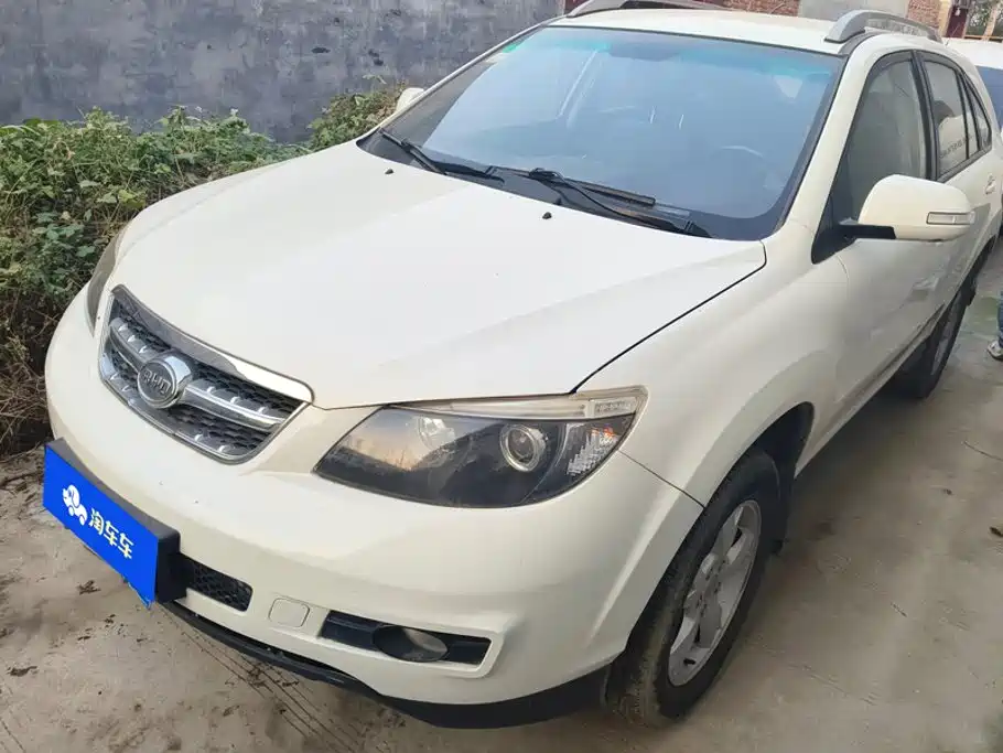 BYD S6 2015 2014 Model 2.0L Manual Luxury 5-Seater