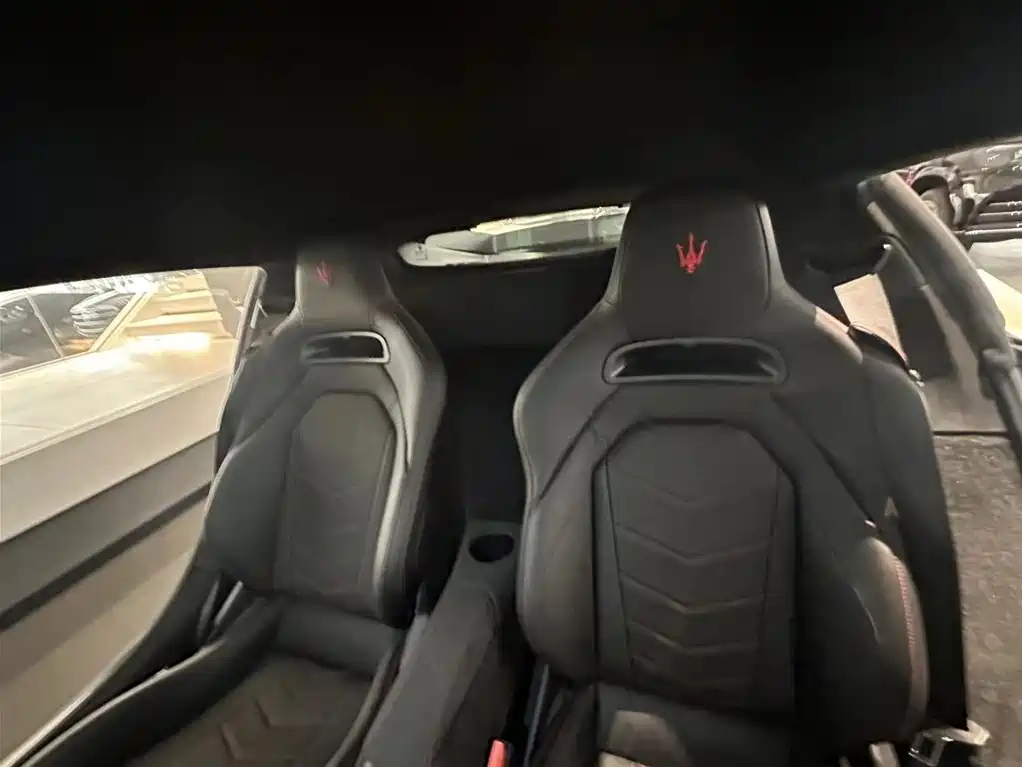 MASERATI MC20