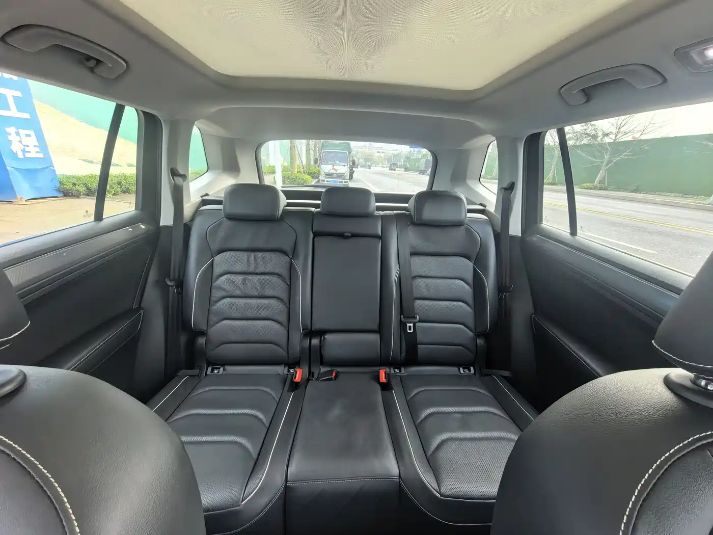 Volkswagen Tiguan L 2020 330TSI Auto 2WD R-Line Flagship China VI фото 10