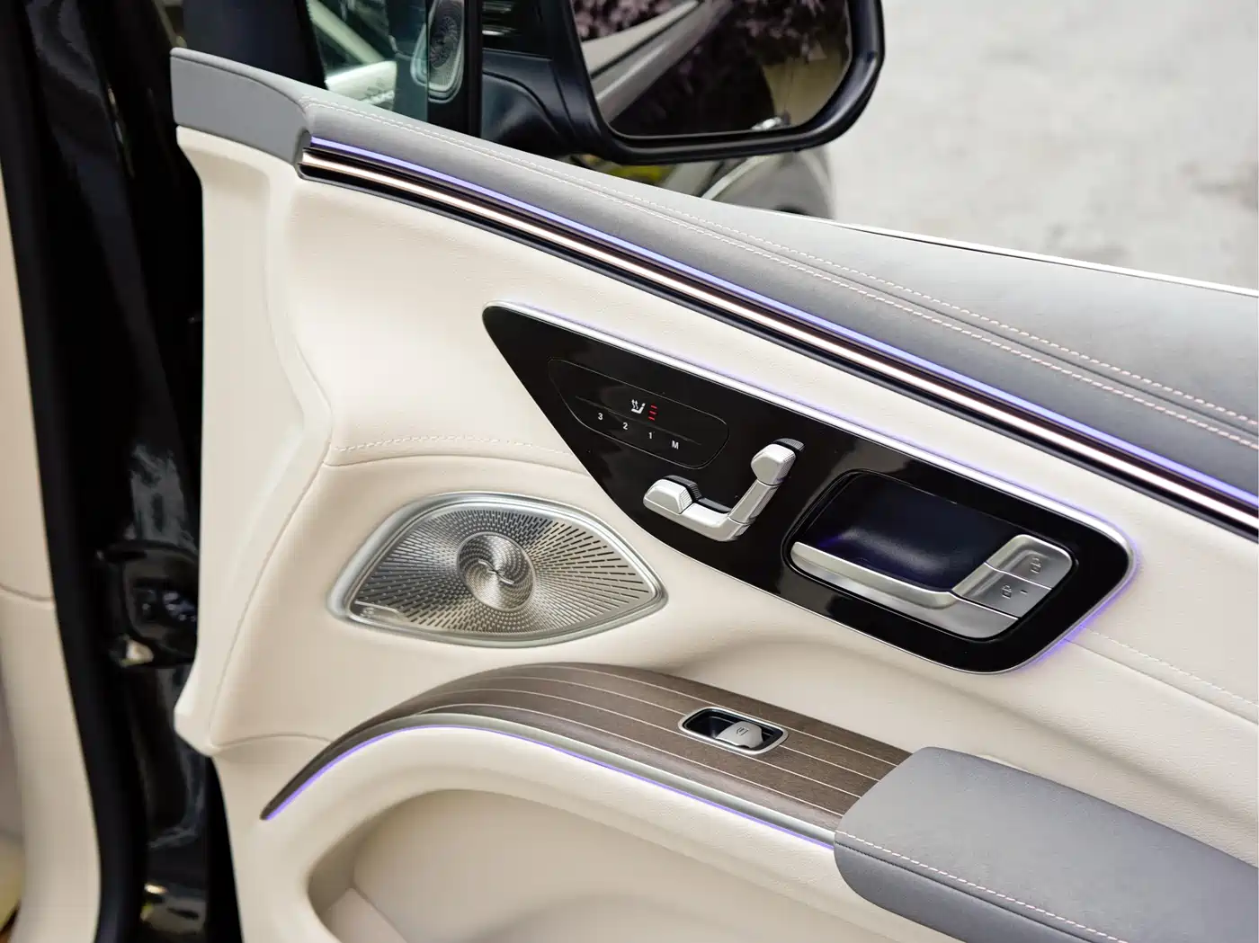 Mercedes-Benz EQS SUV 2025 Model 500 4MATIC фото 14