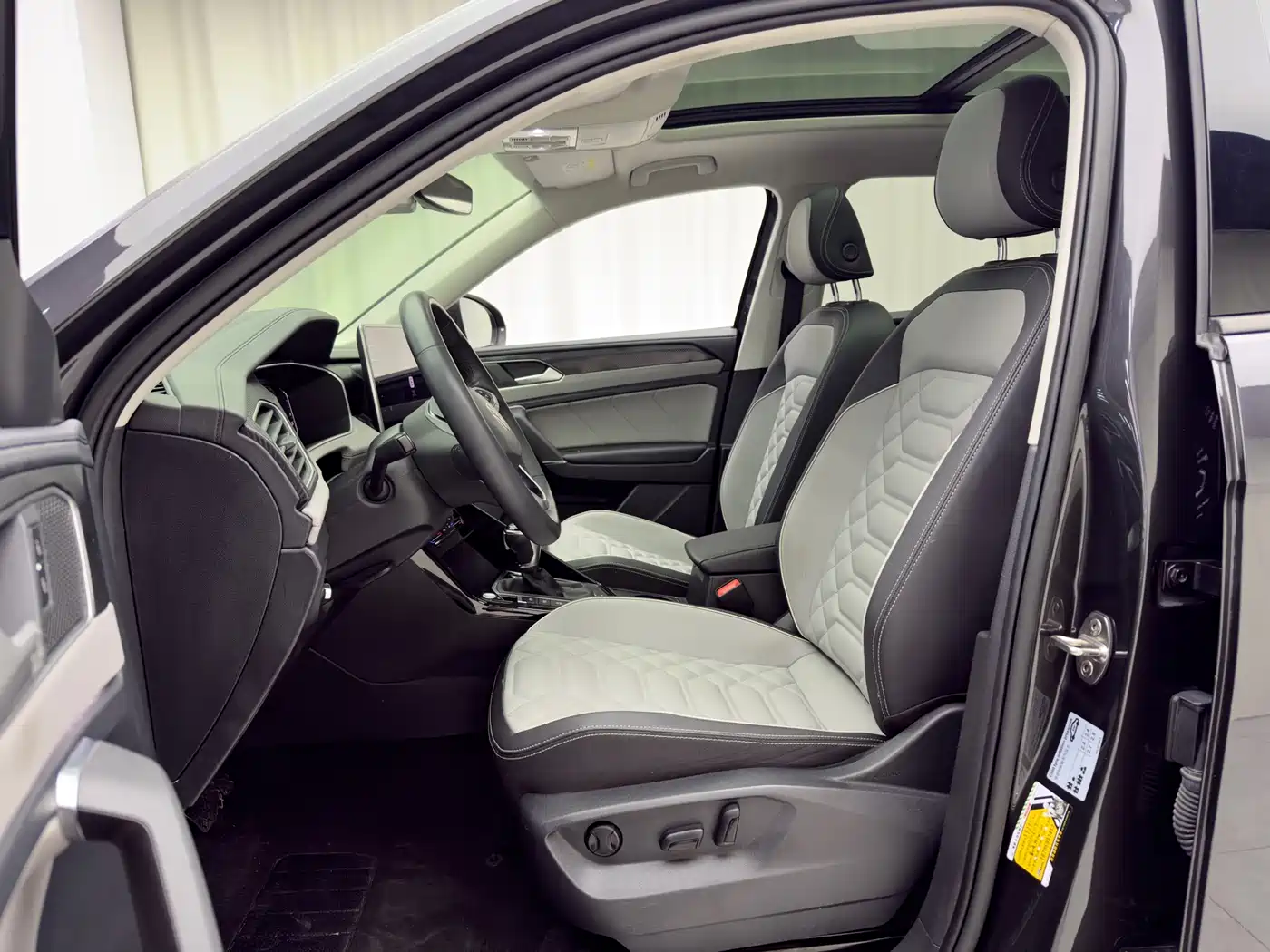 Volkswagen Tayron 2023 280TSI 2WD Luxury Plus Advanced Edition фото 21