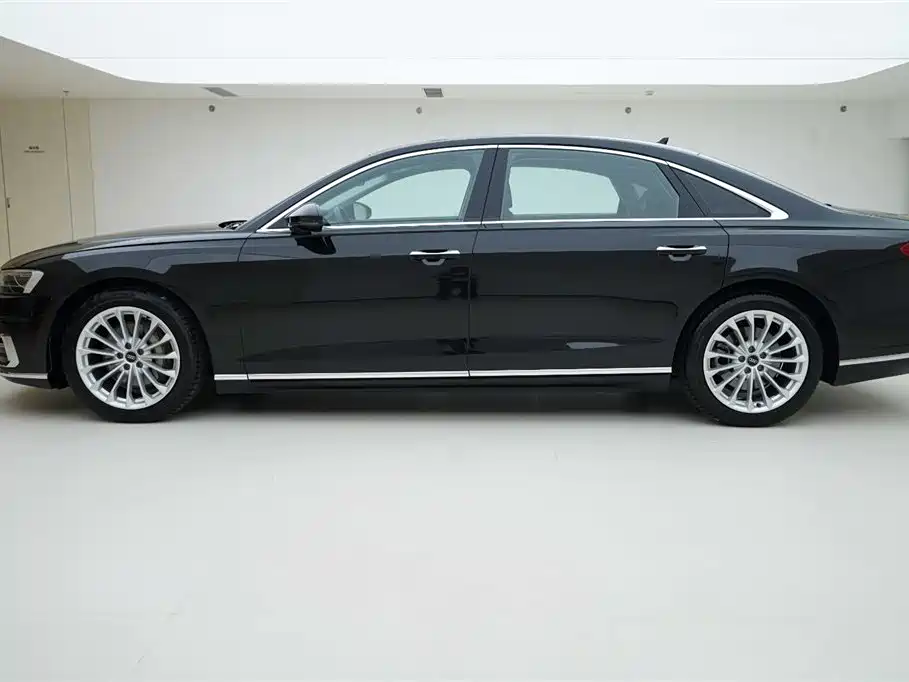 Audi A8 2022 A8L 50 TFSI quattro Comfort Collector's Edition фото 3