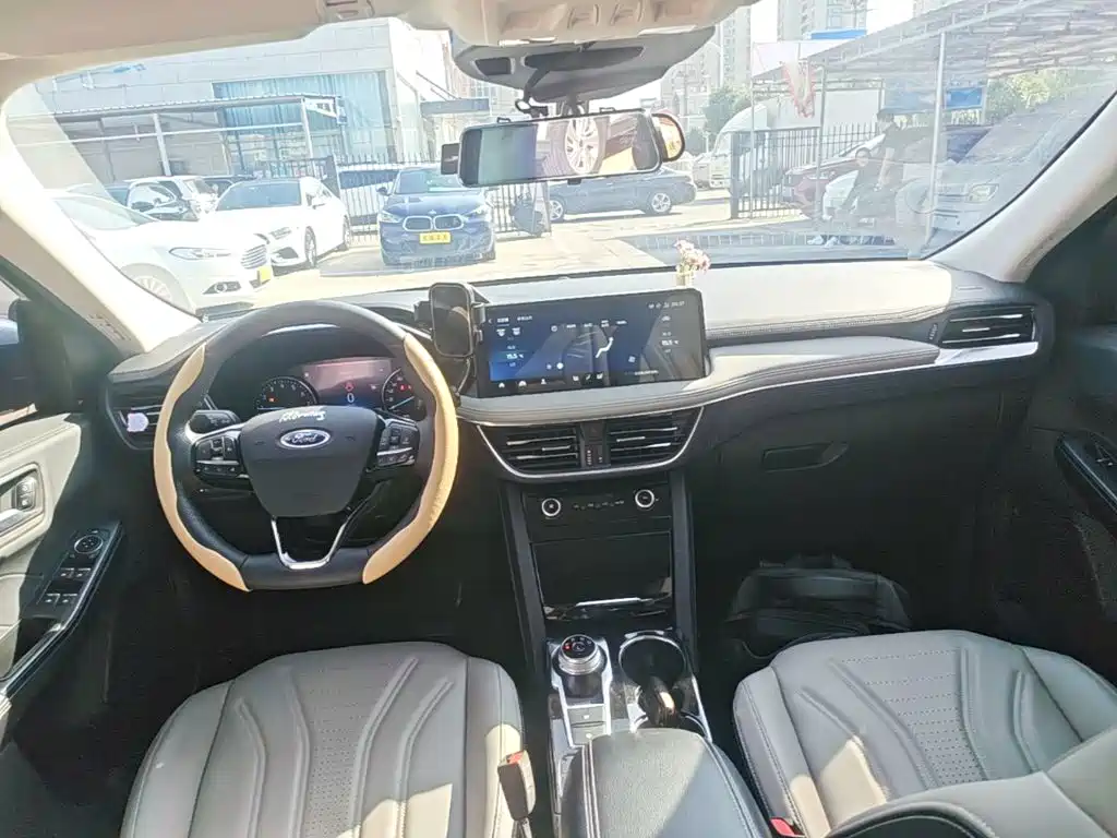 Ford Escape 2025 2024 Model EcoBoost 245 2WD Premium Edition