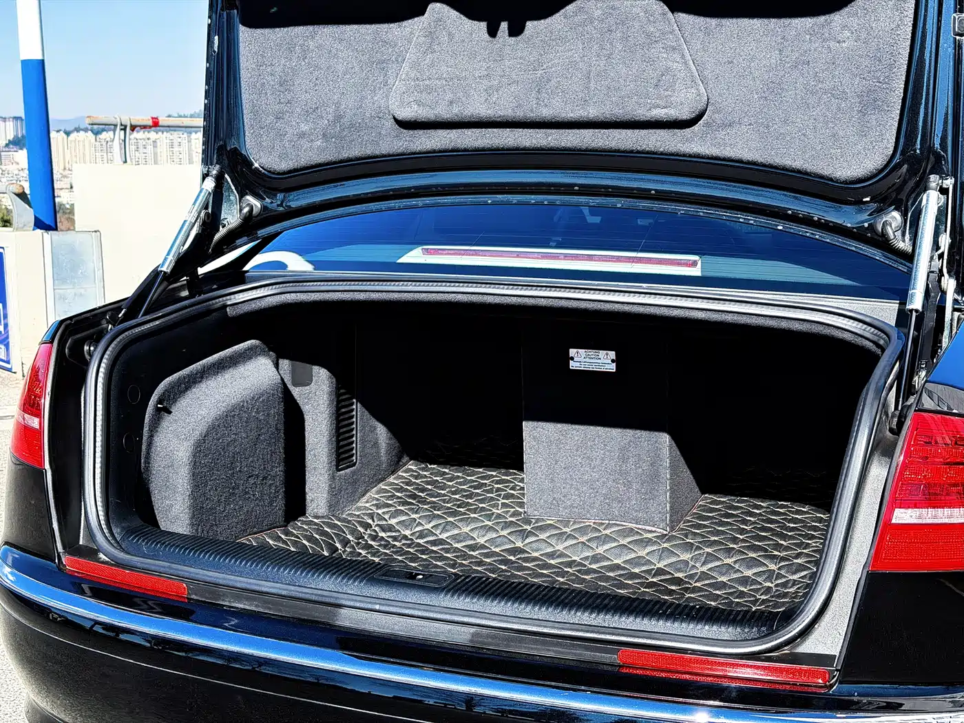 Audi A8 2008 A8L 4.2 FSI Prestige фото 14