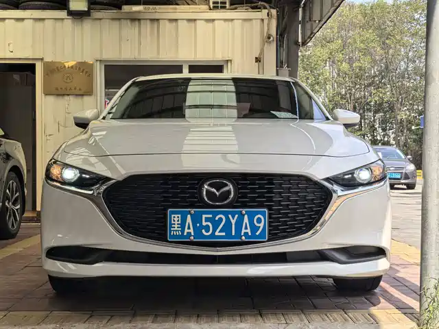 Mazda Mazda3 Axela 1.5L, автомат