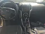 Photo 13 - Isuzu D-MAX
