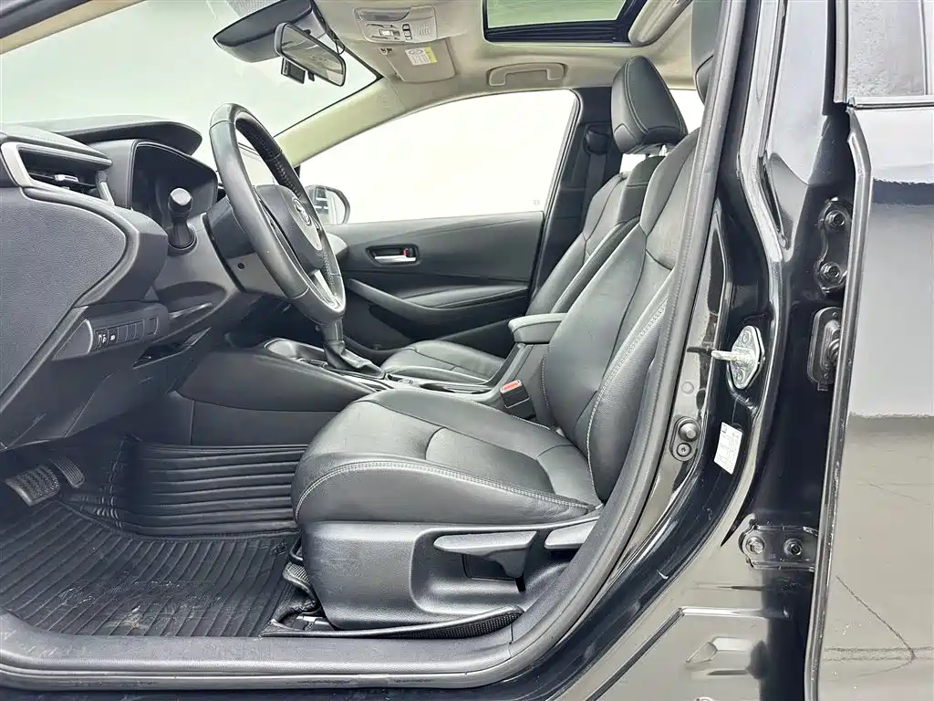 Toyota Corolla 2021 1.2T S-CVT Luxury Edition фото 6