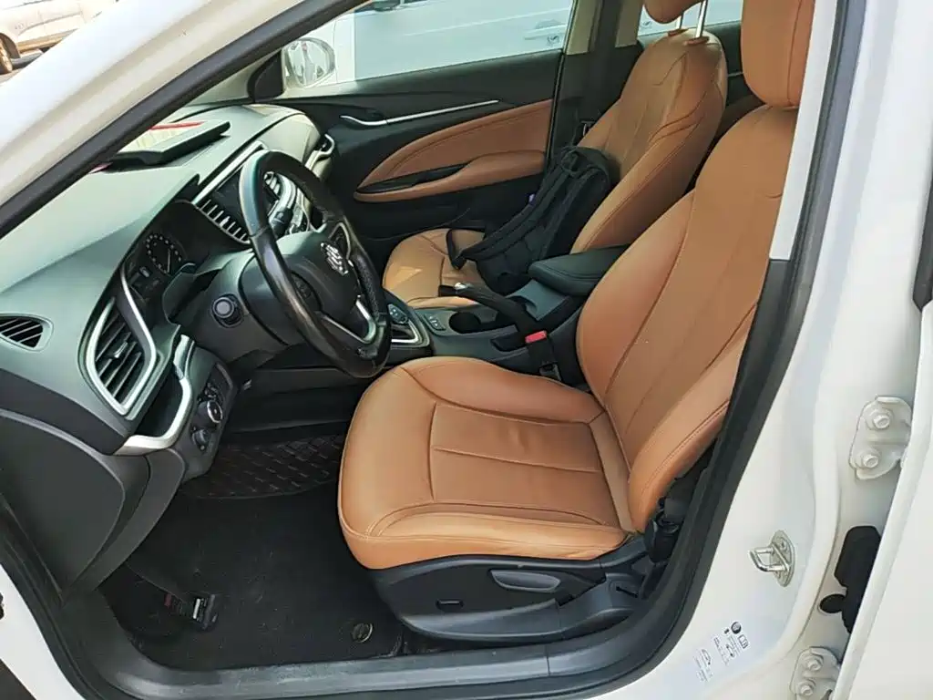 Фото 15 - Buick Excelle