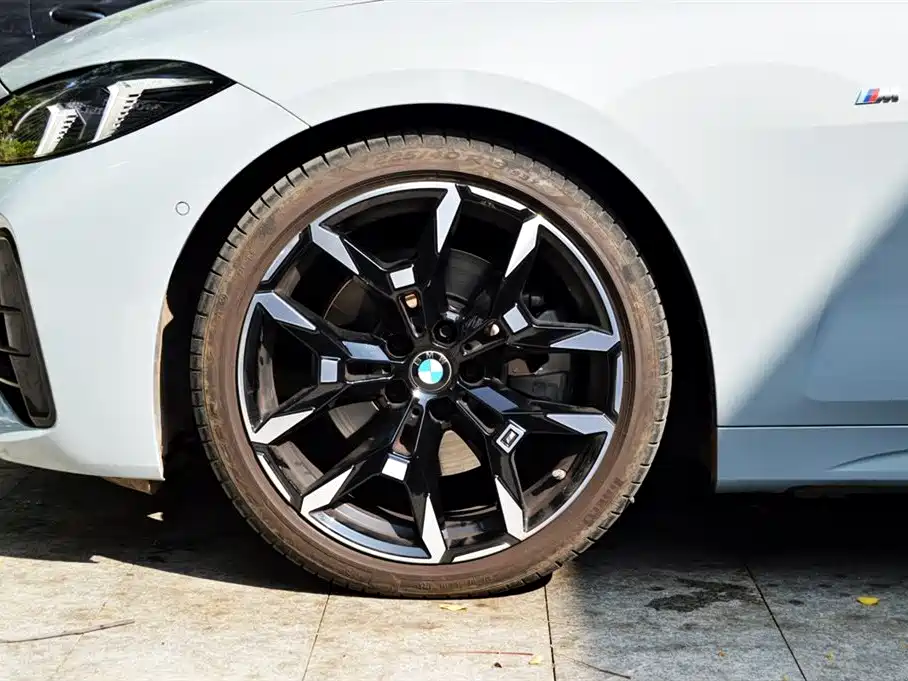 صورة 7 - BMW 4 Series