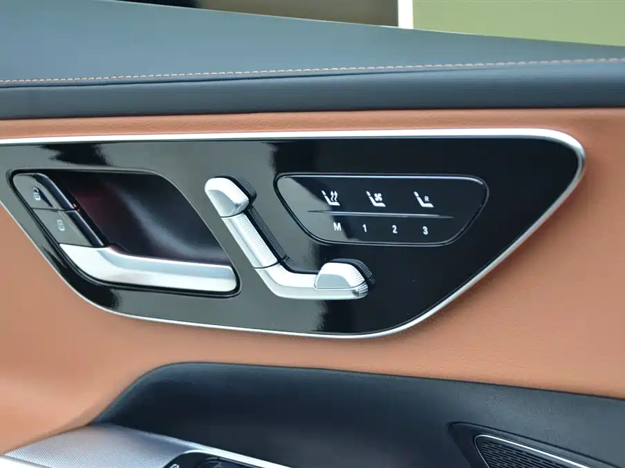 Mercedes-Benz GLC 2025 Facelift GLC 300 L 4MATIC Dynamic 5-seater фото 11