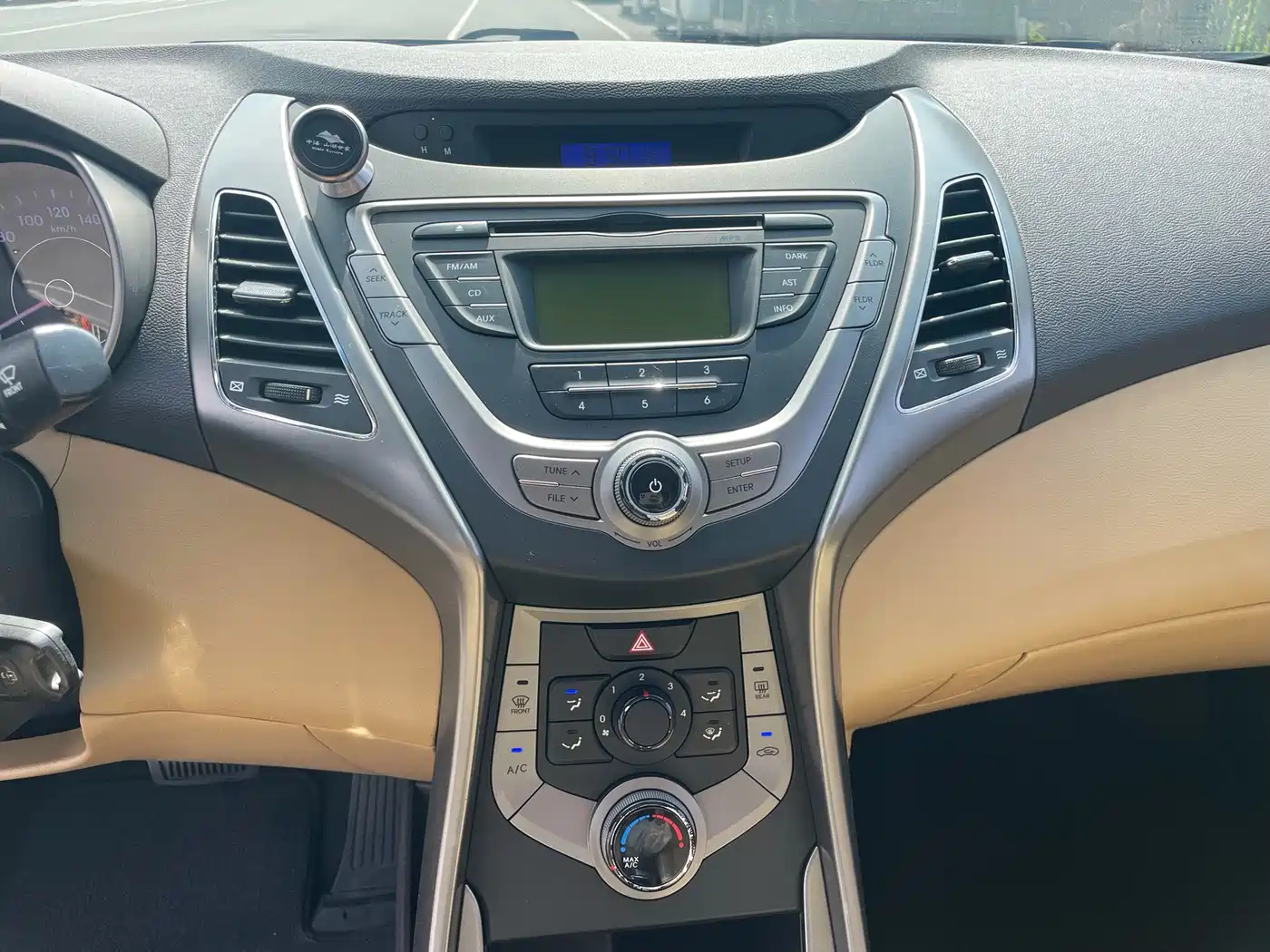 Hyundai Langdong 2012 1.6L Automatic Fashion фото 20