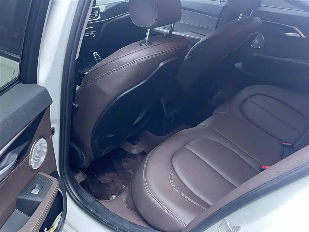  BMW BMW 1 Series 2022 120i M Sport Shadow Edition 9