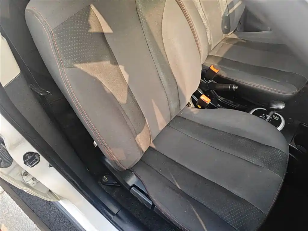Changan CX20 2016 2014 1.4L IMT Sunroof Navigation Edition (China V)
