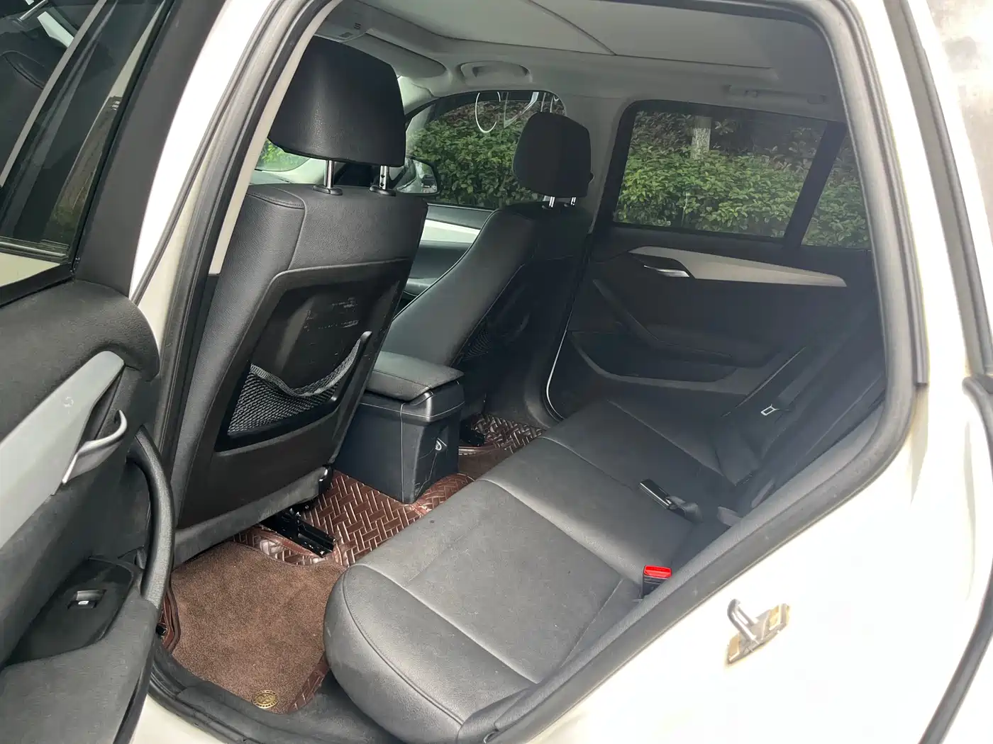 BMW X1 2014 sDrive18i Leading Edition фото 8