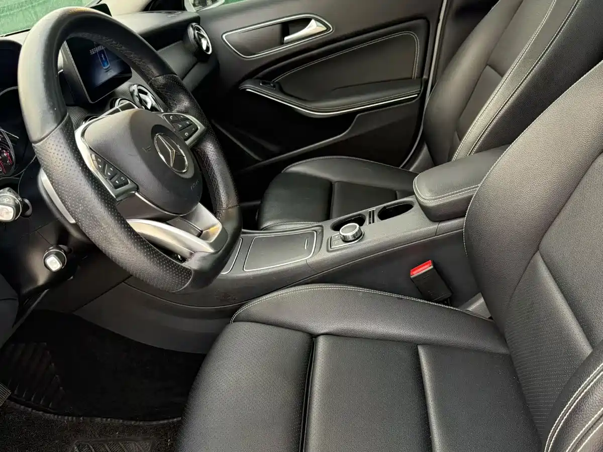 Mercedes-Benz GLA 2019 GLA 200 Dynamic фото 4