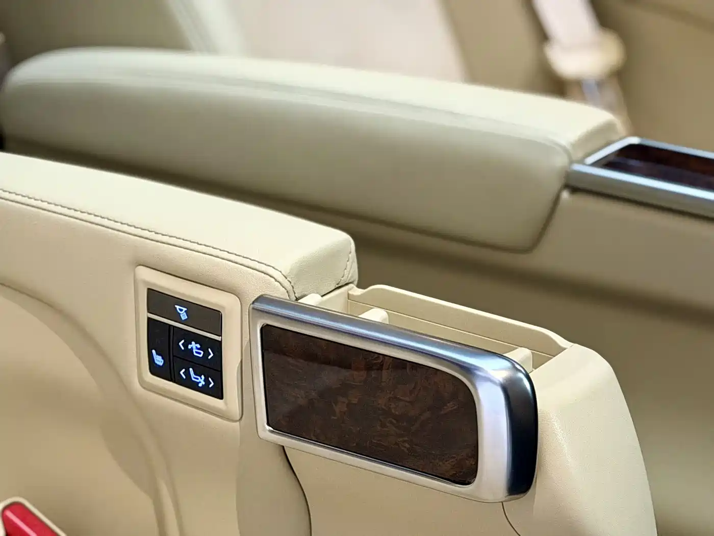 Toyota Alphard 2018 Facelift 3.5L Luxury Edition фото 12