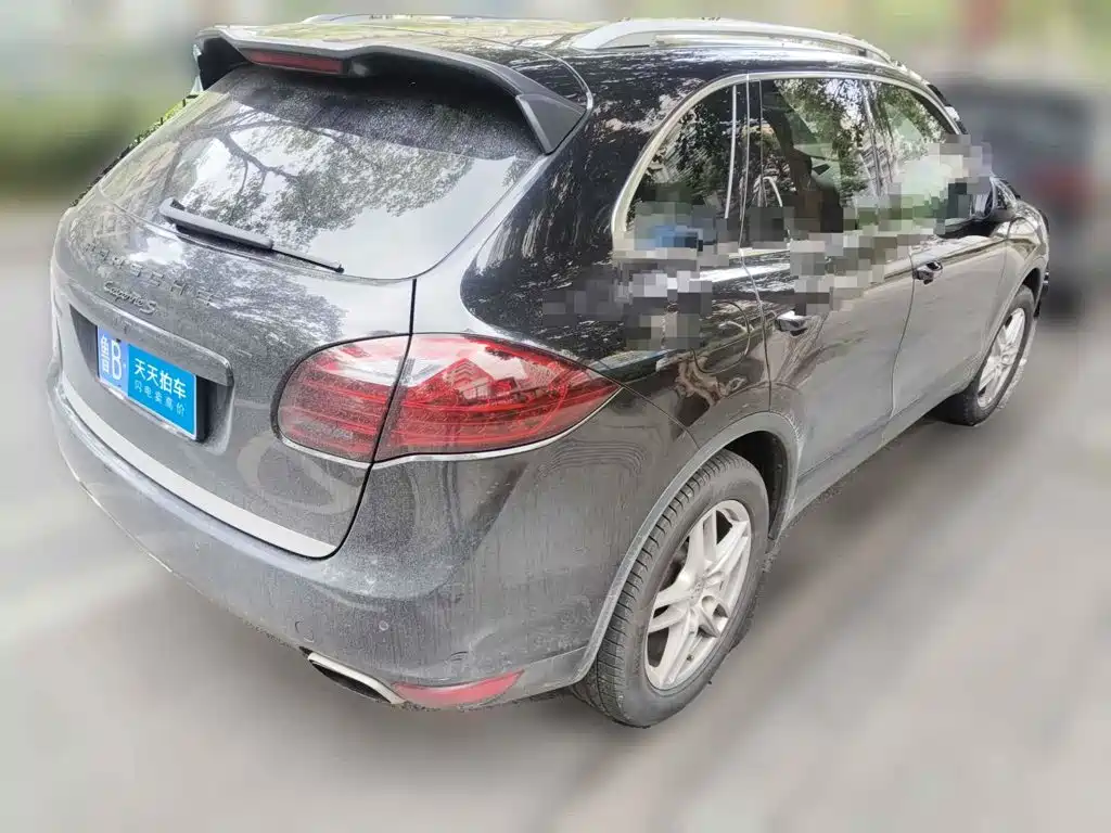 Photo 5 - Porsche Cayenne