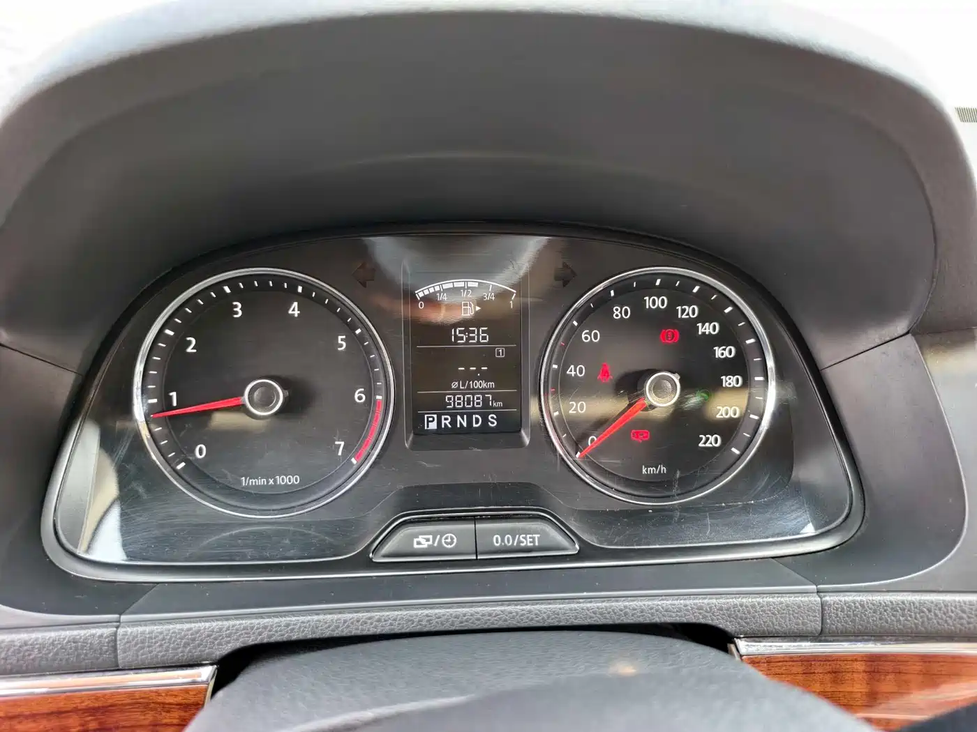 Volkswagen Lavida 2013 1.6L Automatic Luxury Edition фото 4
