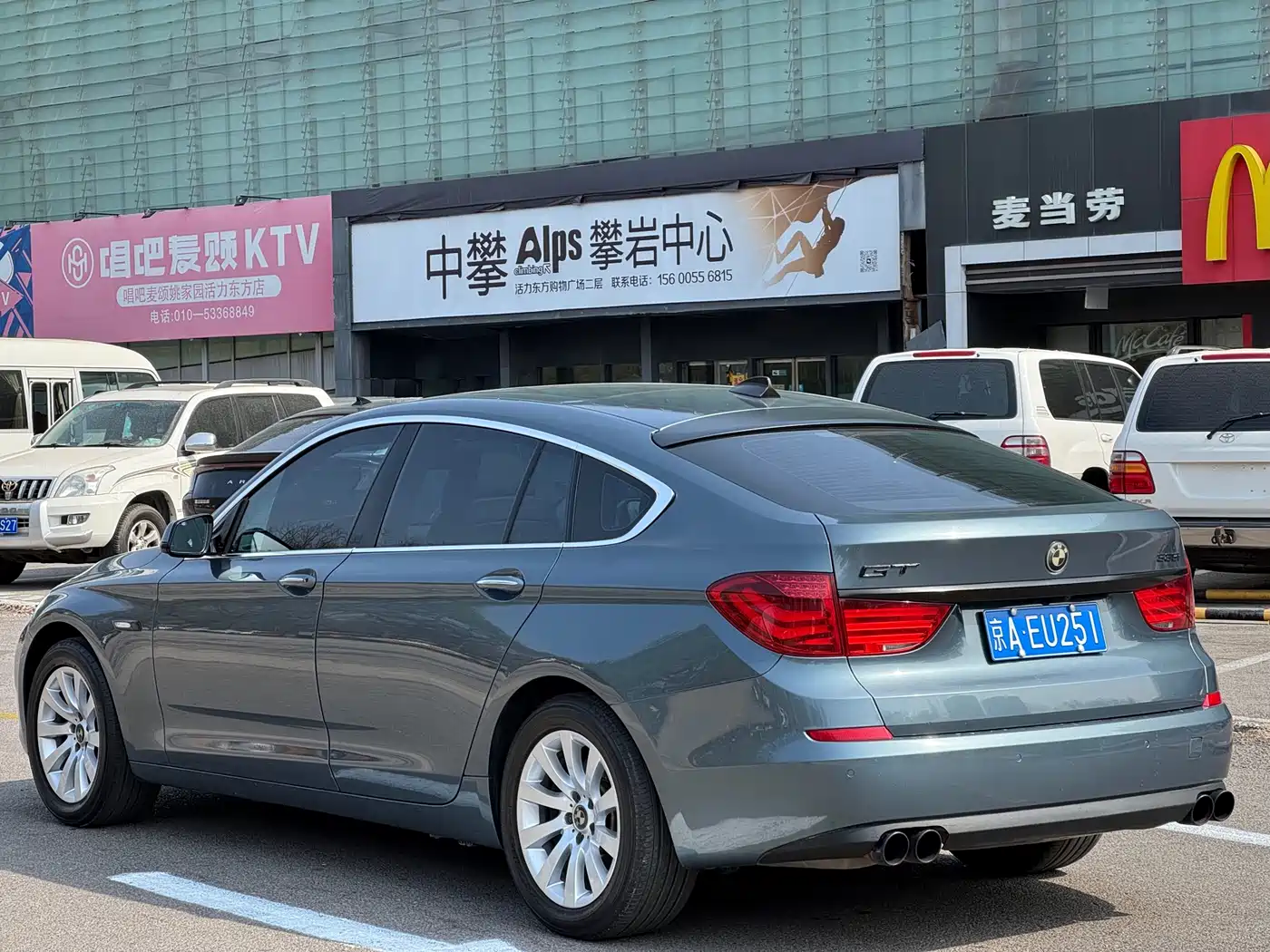 BMW 5 Series GT 2011 535i xDrive Luxury Model фото 7