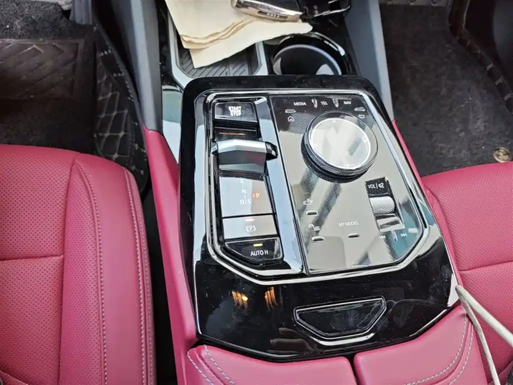BMW 5 Series 2024 530Li Leading M Sport Package фото 21