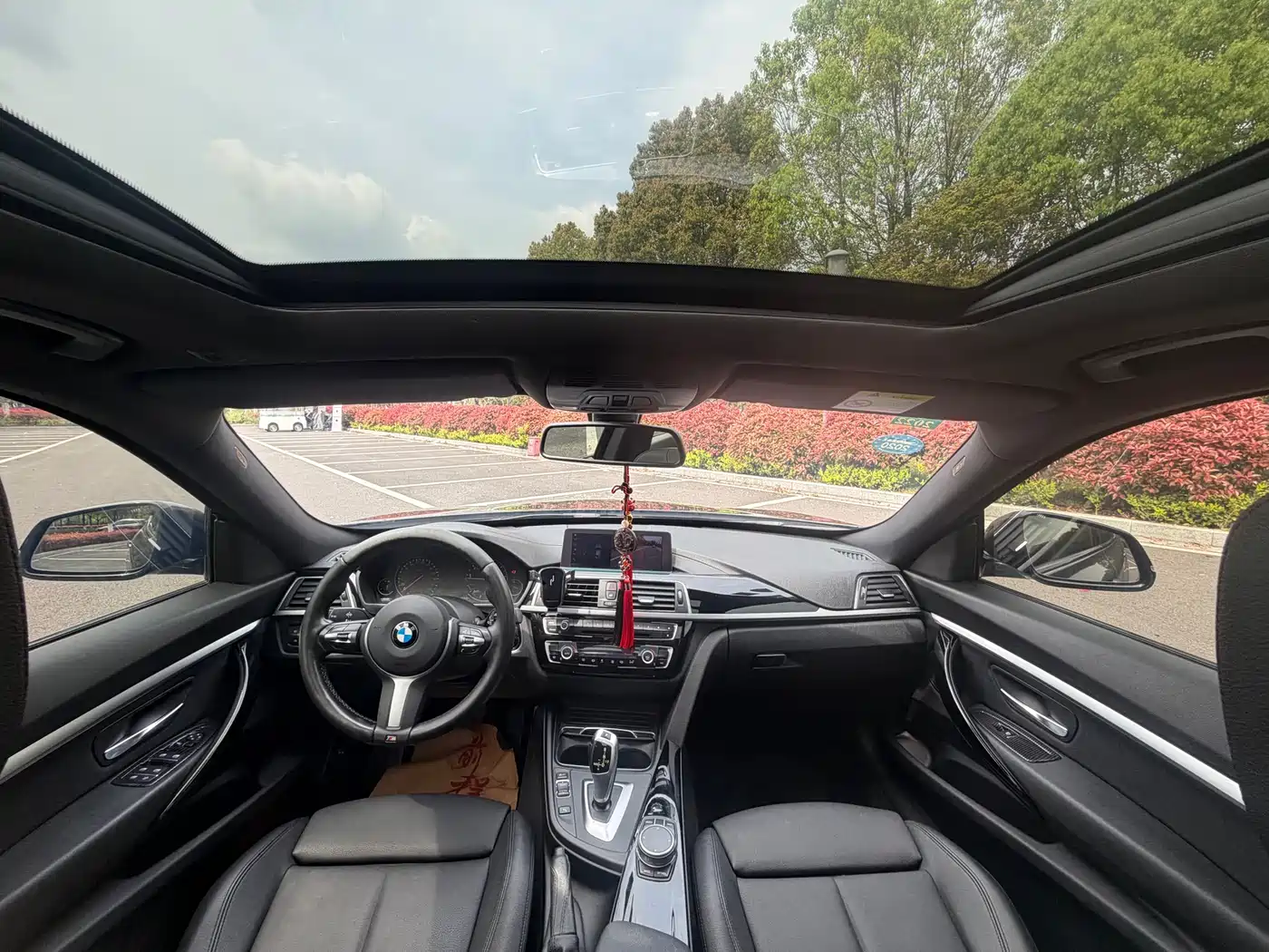 BMW 3 Series GT 2018 320i Fashion фото 16