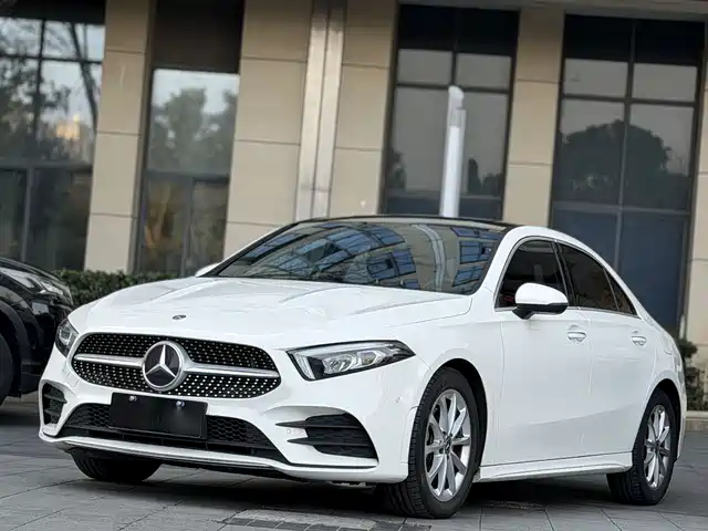  Mercedes-Benz Mercedes-Benz A-Class 2020 Facelift A 200 L Sport Sedan Fashion