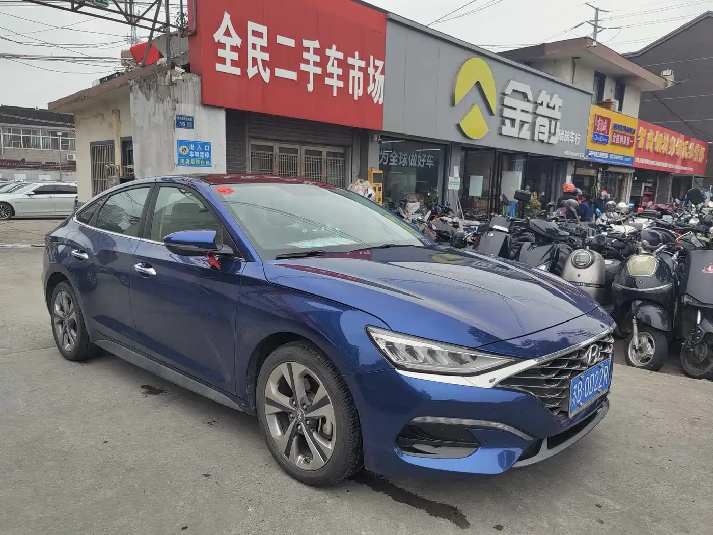 Hyundai Fista 2019 240TGDi Sport Edition China VI фото 3
