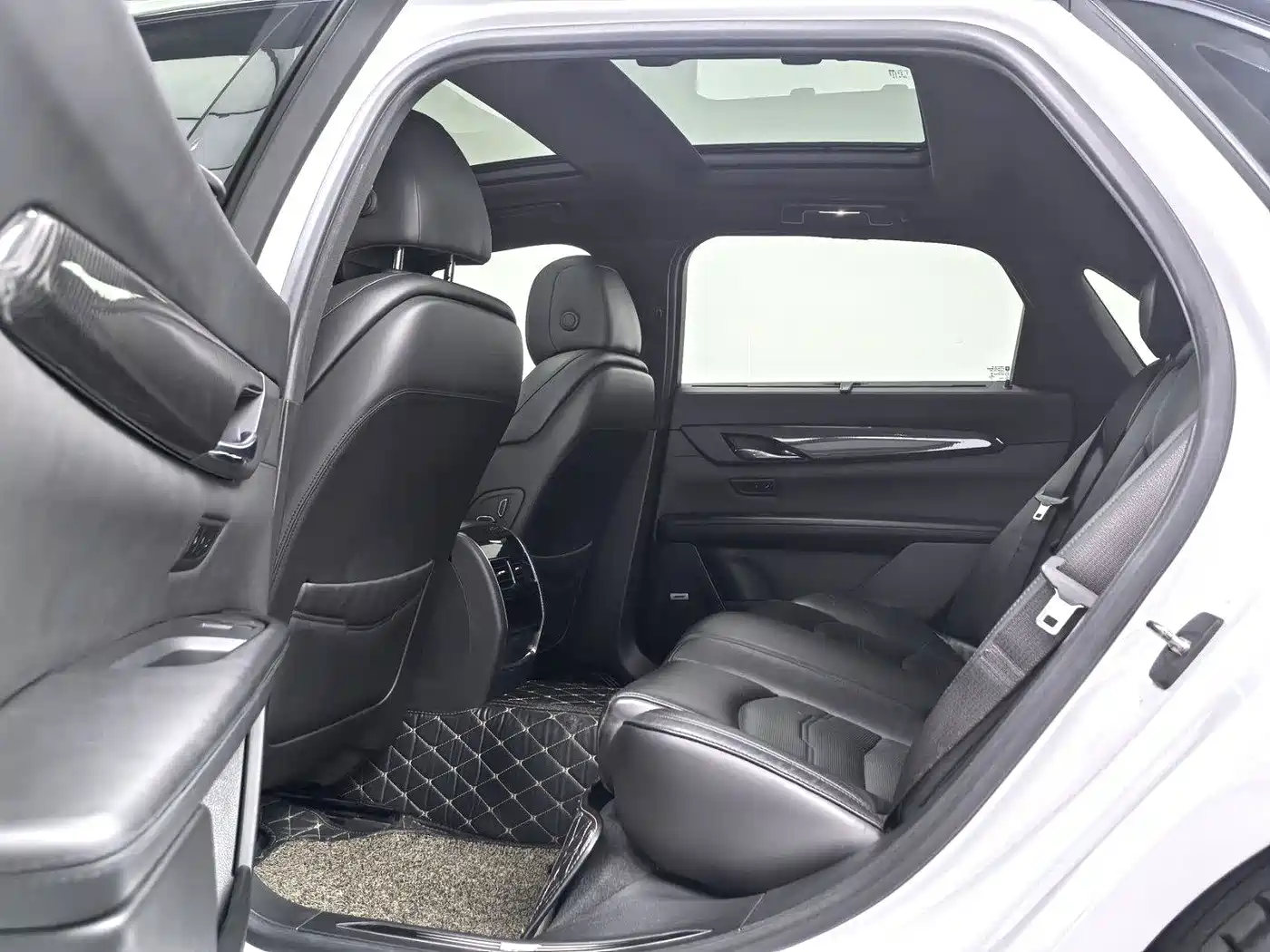 Photo 7 - Cadillac CT6