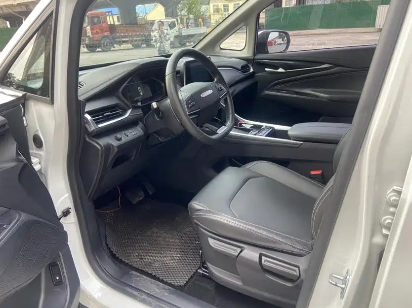 SAIC Maxus Maxus G50 2023 PLUS 1.5T Auto Custom Entry Edition фото 10