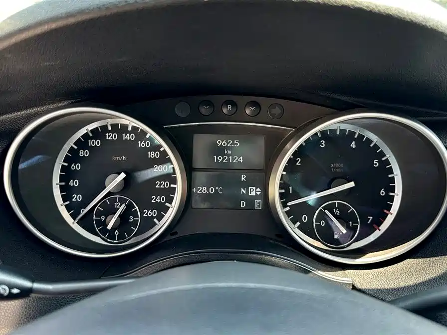 Mercedes-Benz R-Class 2014 R 320 4MATIC Luxury фото 27