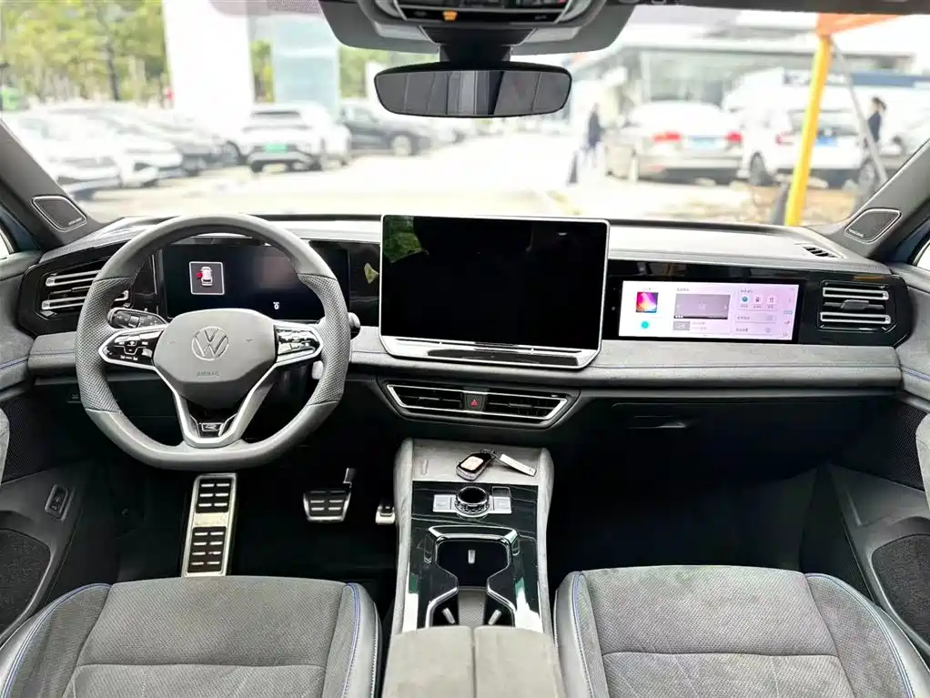 Volkswagen Tiguan L 2024 PRO 380TSI 4WD R-Line Premium Edition фото 13