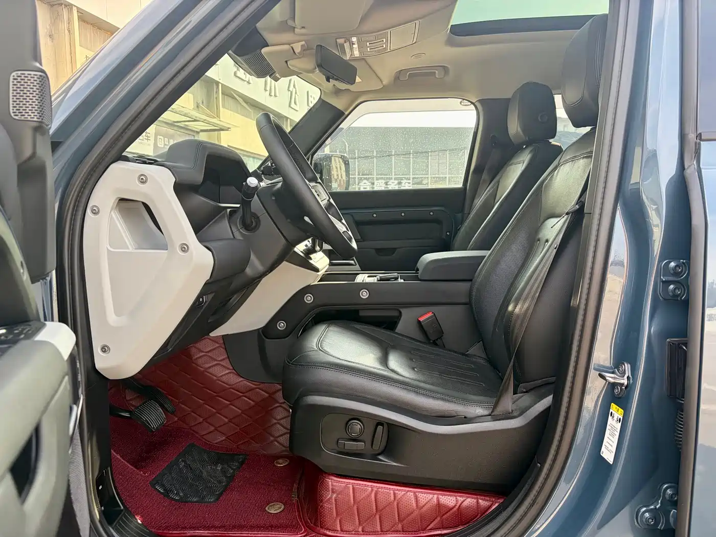 Land Rover Defender 2020 Model 110 P400 SE фото 5