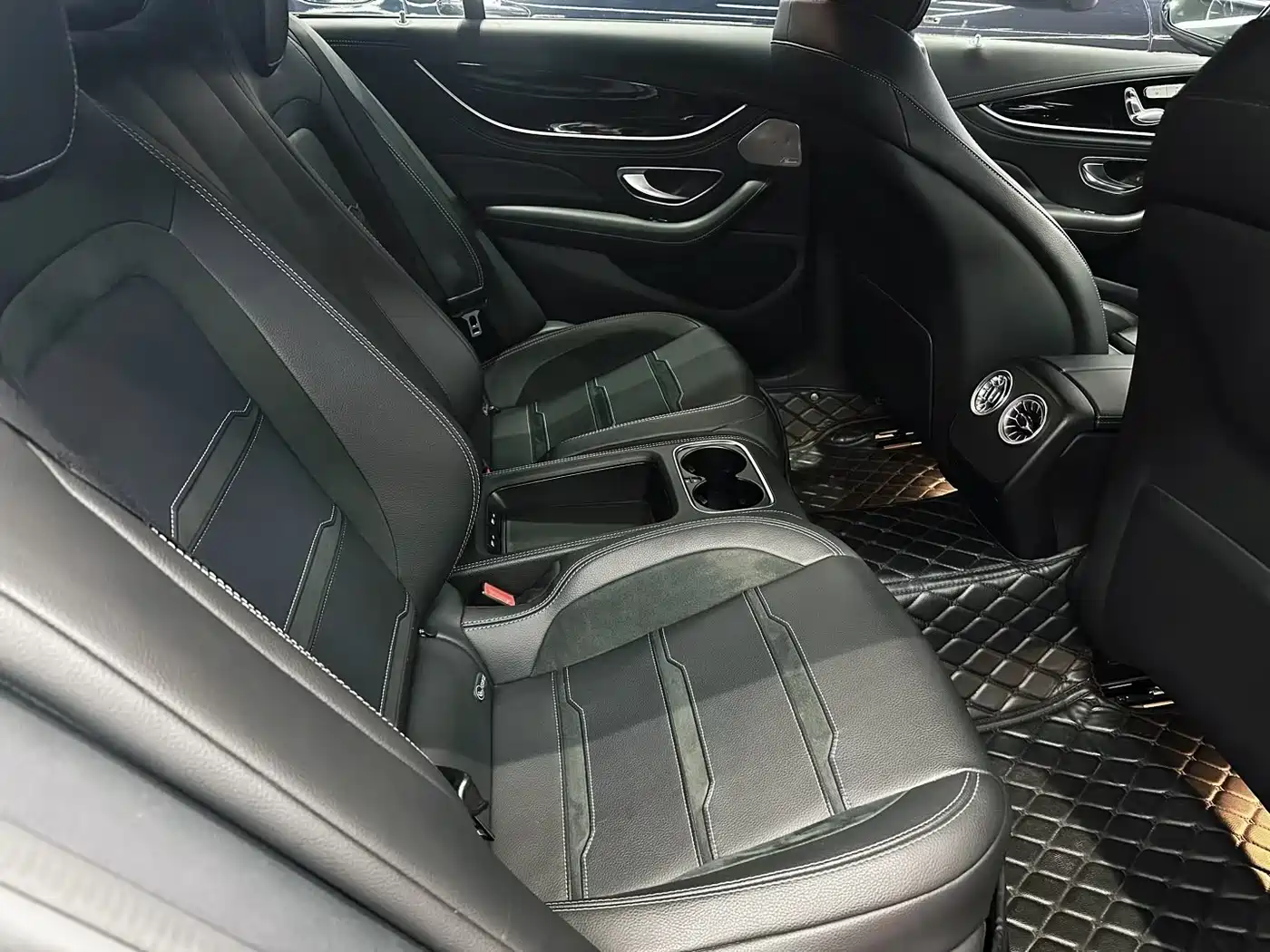 Mercedes-Benz AMG GT 2023 AMG GT 50 4-Door Coupe фото 23