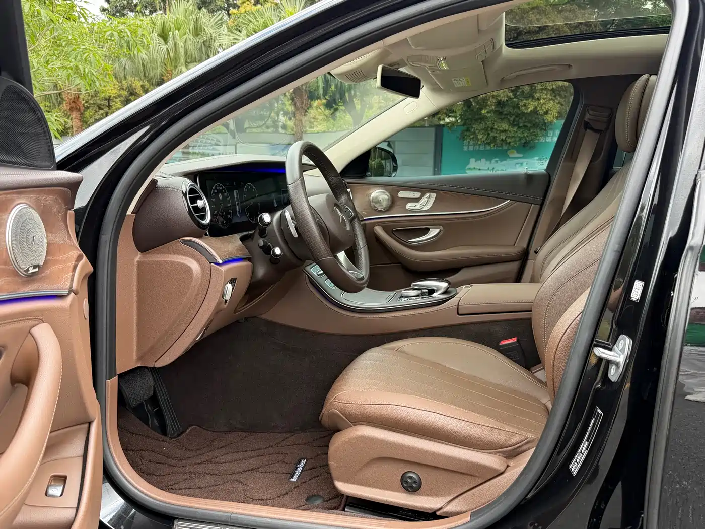 Mercedes-Benz E-Class 2017 E 300 L Luxury фото 8