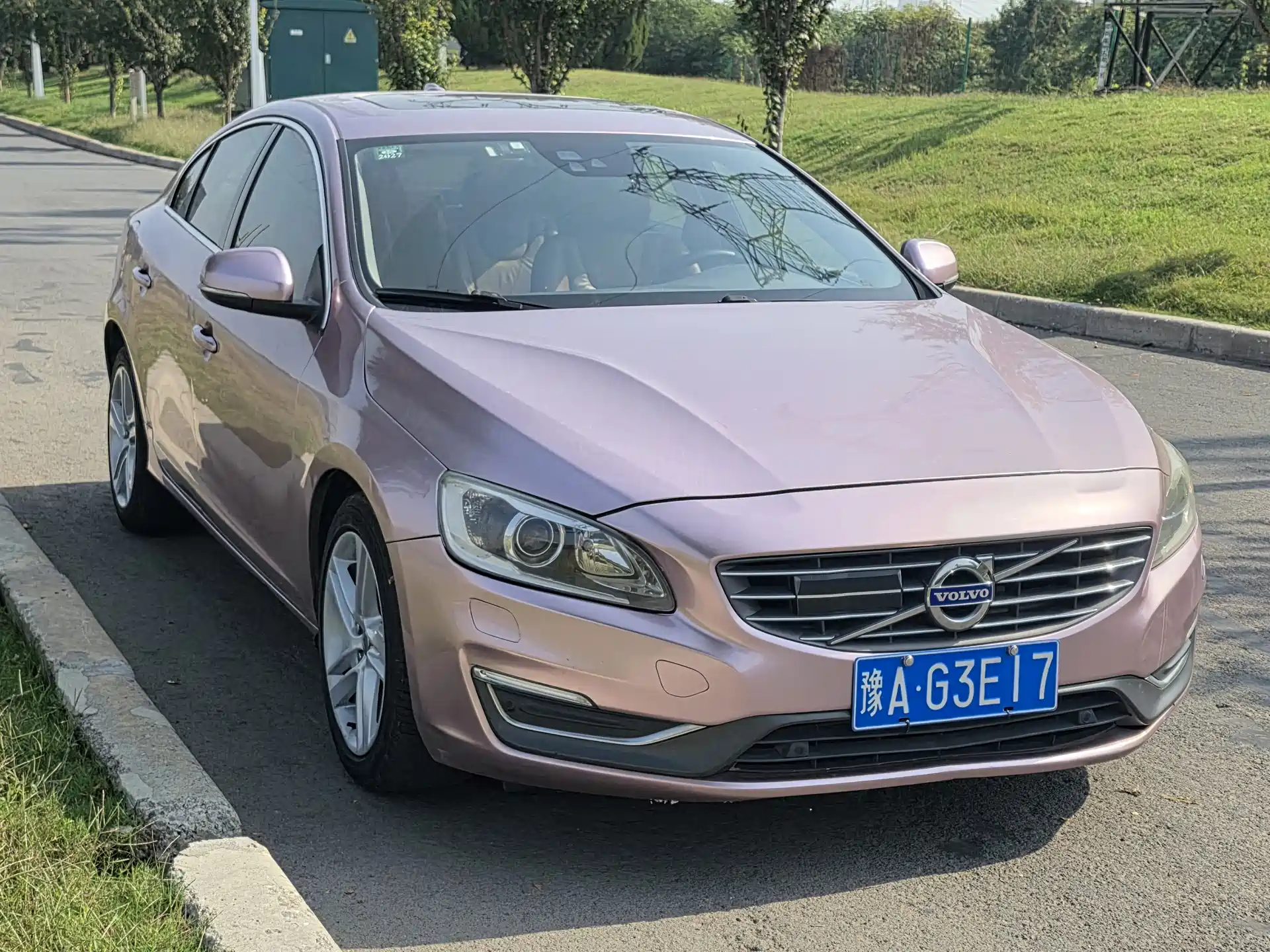 Photo 3 - Volvo S60 (Import)