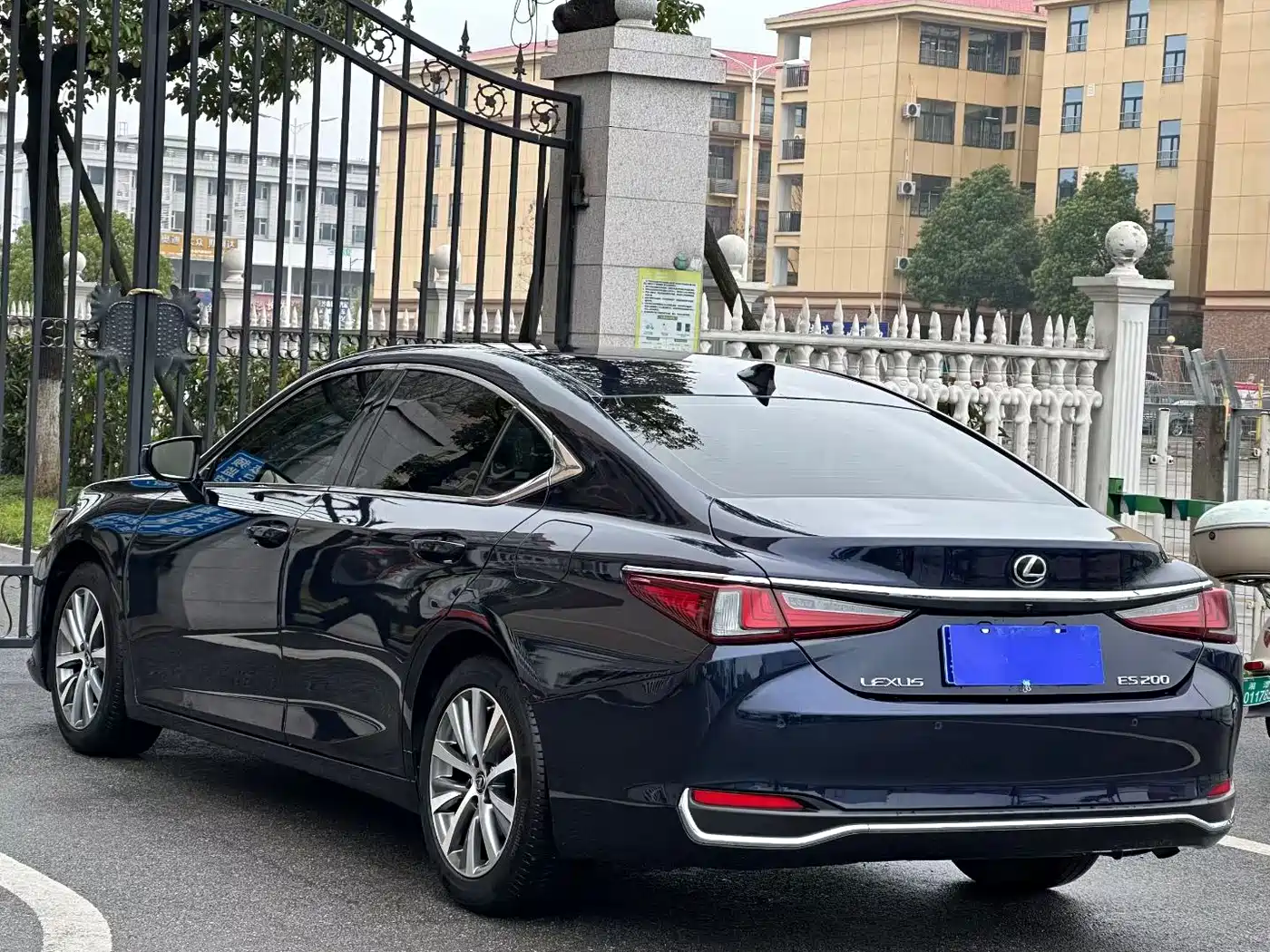 Lexus ES 2021 200 Excellence Edition фото 9