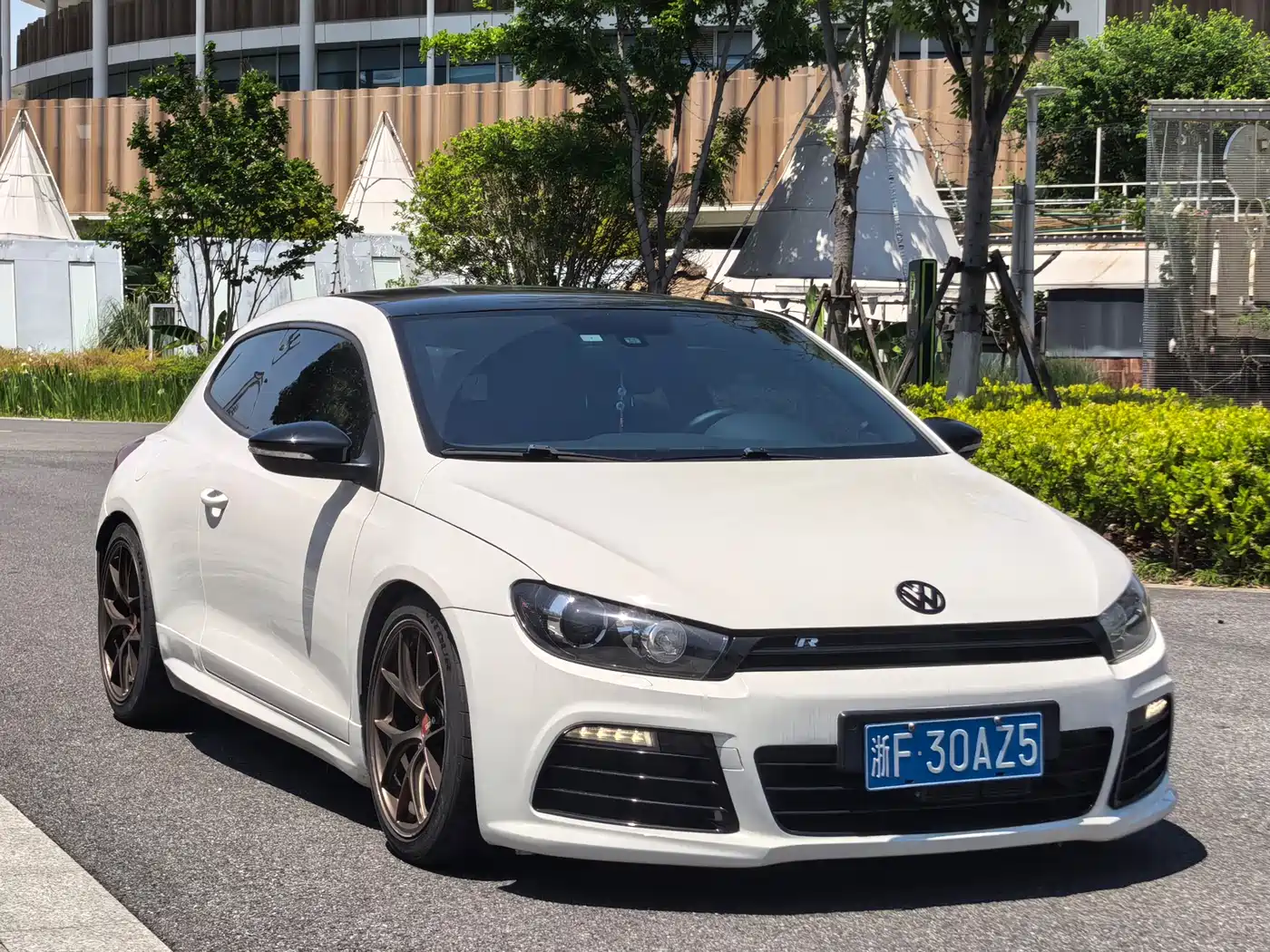 Volkswagen Scirocco 2011 Model R 2.0TSI фото 3