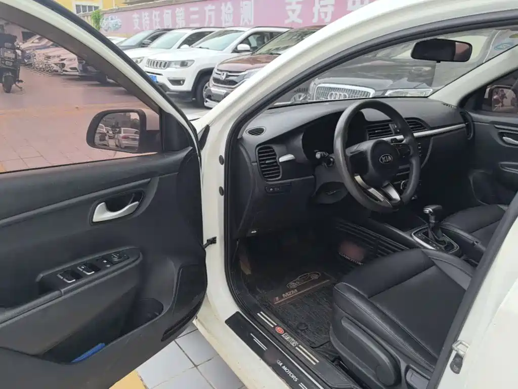 Kia K2 2017 2017 Sedan 1.4L AT GLS