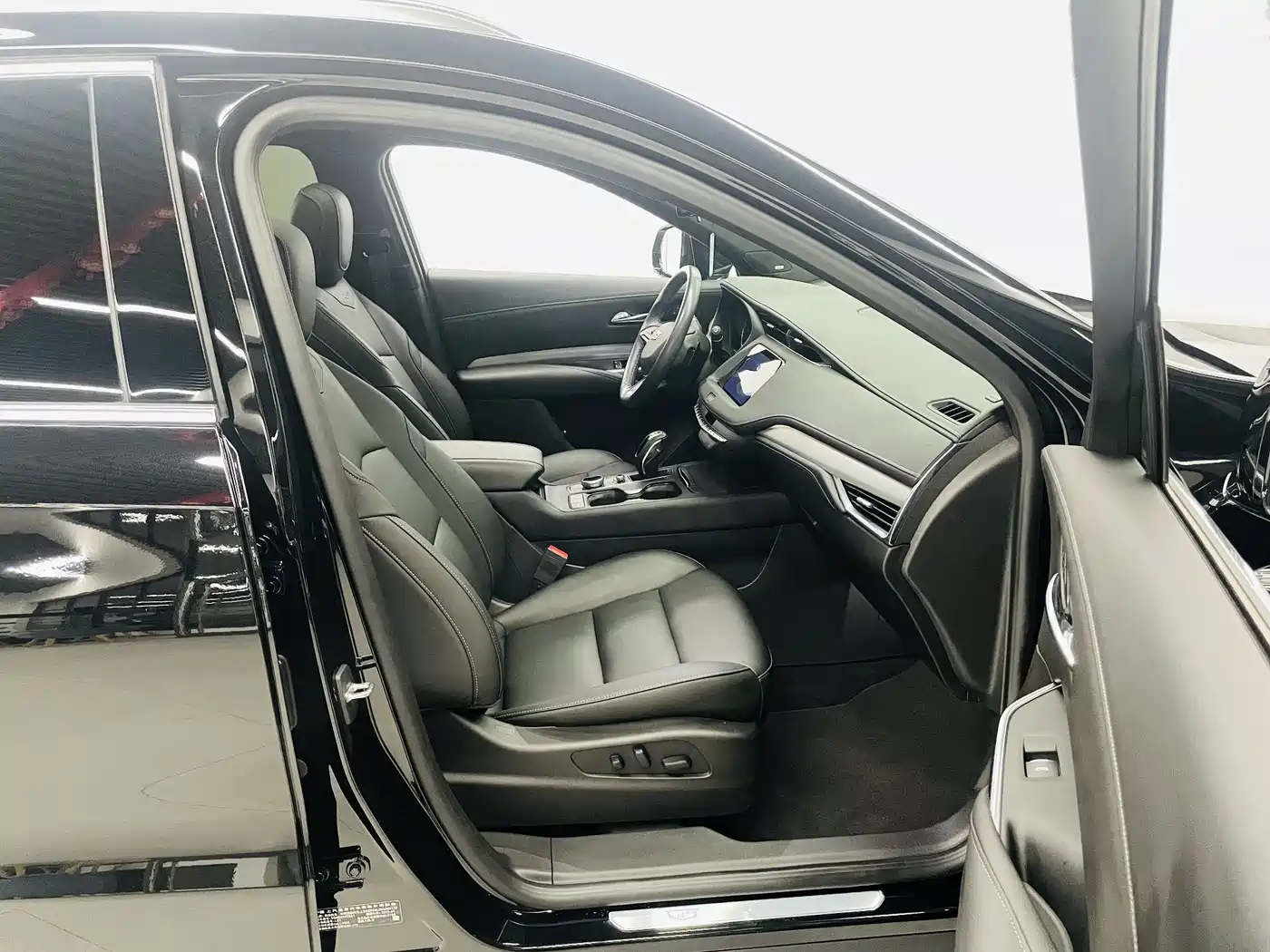 Cadillac XT4 2019 2018 28T FWD Leading Edition