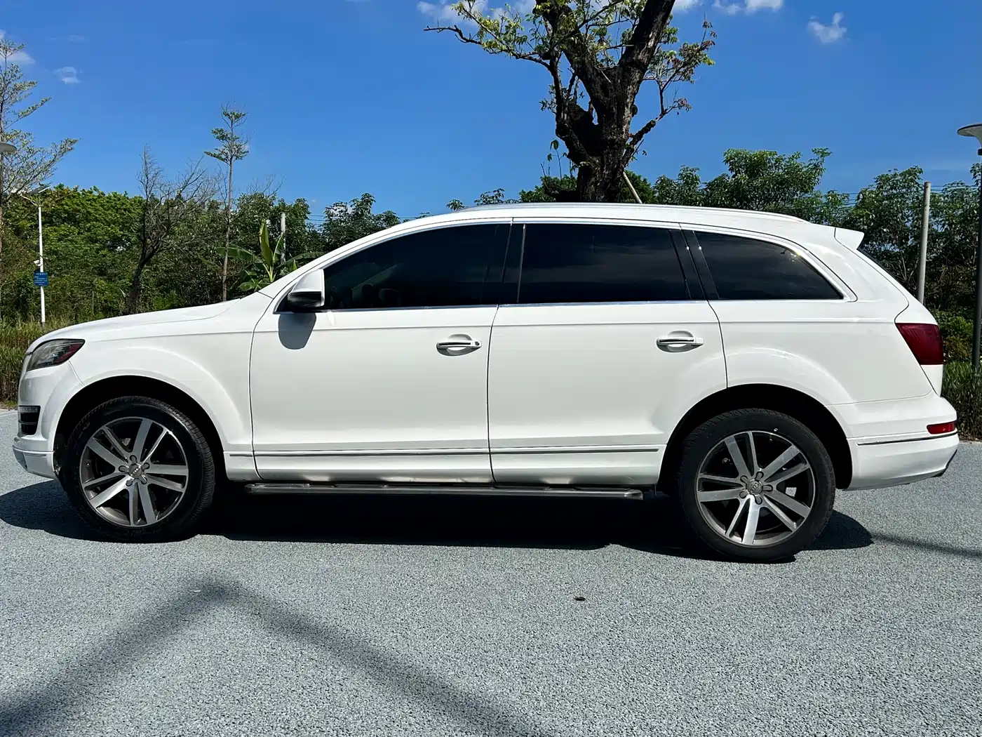 Audi Q7 фото 7