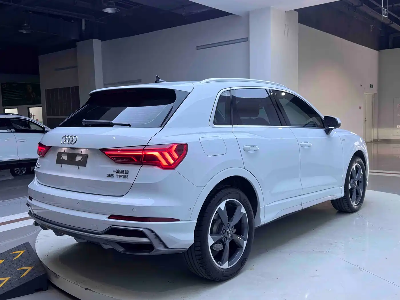 Audi Q3 2023 35 TFSI Fashion Dynamic (1.4T) фото 6