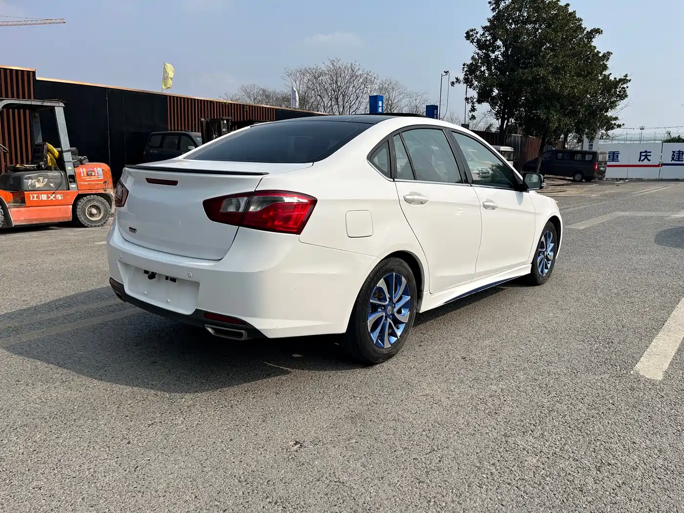 Soueast V5 Lingzhi 2015 2015 1.5L Manual Jazz Edition
