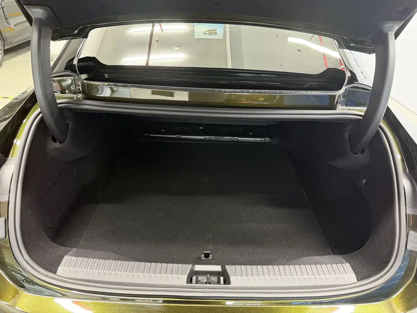 Lynk & Co 10 EM-P 2025 Facelift 240 AWD Ultra Sport Edition фото 14