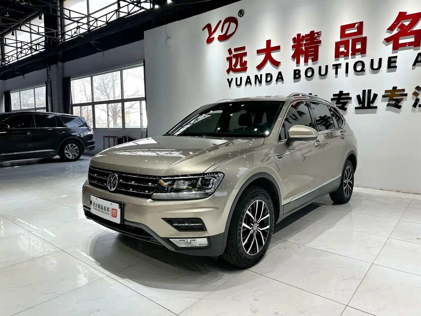 Volkswagen Tiguan L 2018 Facelift 330TSI Automatic 2WD Luxury Edition